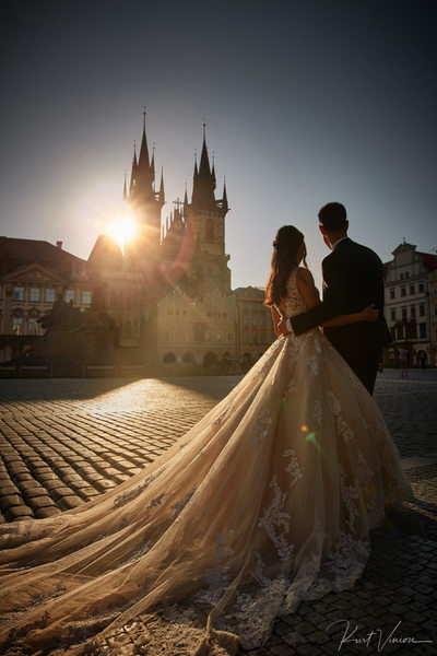 Sunrise in Old Town Square Prague pre wedding couple
