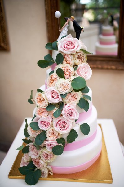 The Designer Wedding Cake awaits at the Villa Richter