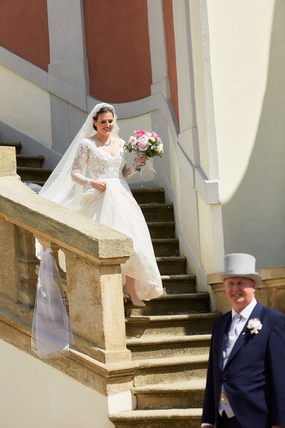 The Brides arrives at her wedding at Prague's Ledebour Garden