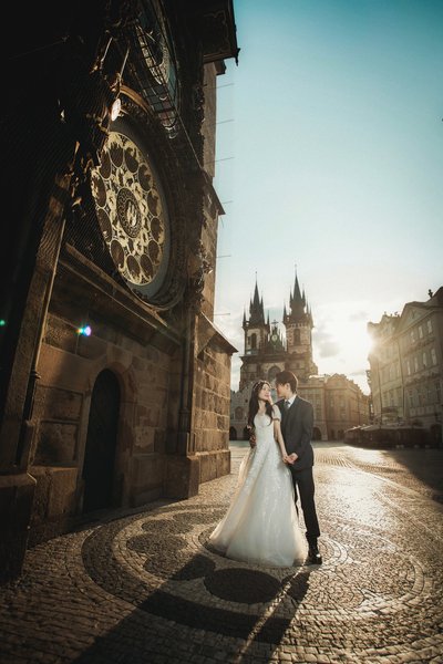 South Korean Newlyweds Under The Orloj
