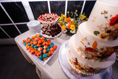 delicious dessert photography with unique wedding cake