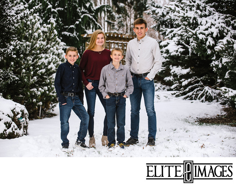 Family Portraits at the Dubuque Arboretum in Snow