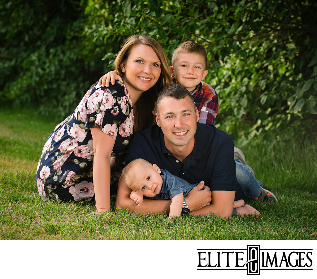 Best Outdoor Family Portraits Dubuque Photographer