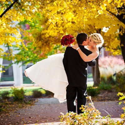 Fall Wedding Pictures in Dubuque