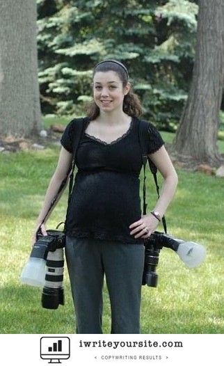 Wedding Photographer 8 months pregnant