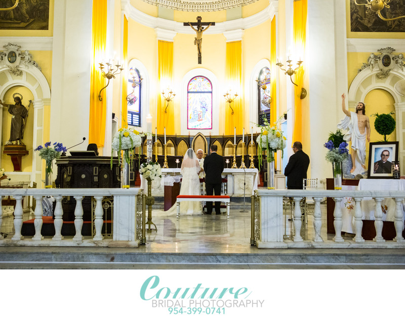 BEST DESTINATION WEDDING PHOTOGRAPHY OLD SAN JUAN BRIDE