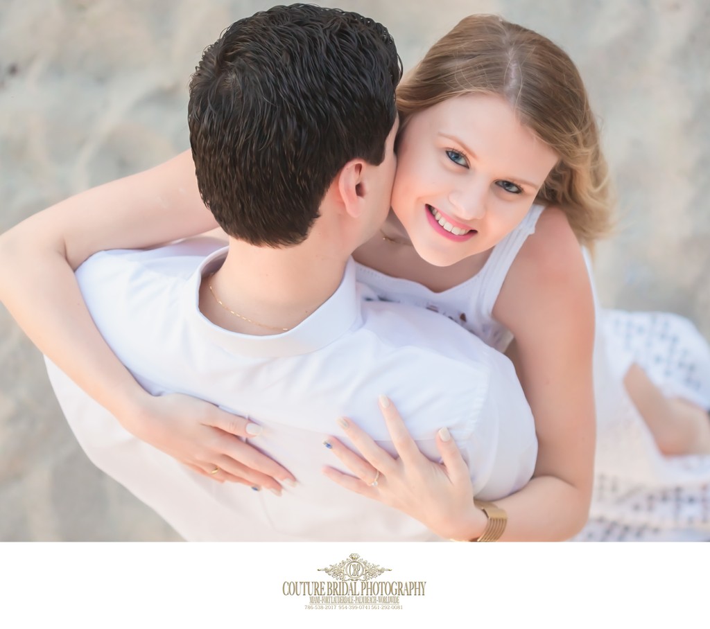ENGAGEMENT PHOTOGRAPHY: A COUPLES BEACH PHOTO SESSION