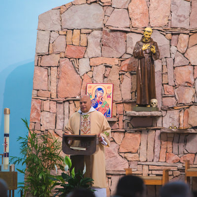 PROFESSIONAL PHOTOGRAPHER COMMUNION RELIGIOUS EVENTS