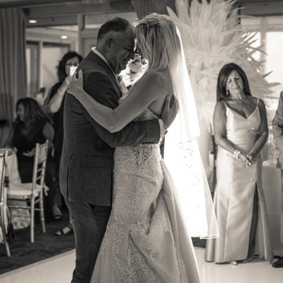 HOW WE PHOTOGRAPH WEDDINGS TO TELL A WEDDING DAY STORY