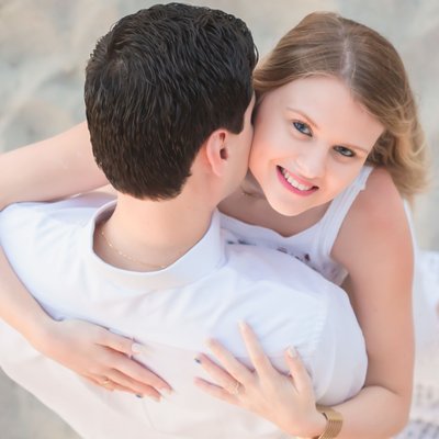 ENGAGEMENT PHOTOGRAPHY: A COUPLES BEACH PHOTO SESSION