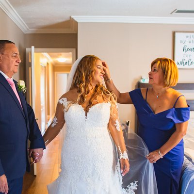 MIAMI WEDDING PHOTOGRAPHERS: CANDID FAMILY PHOTOS