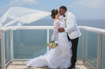WEDDING PHOTOGRAPHERS MIAMI BRIDES AND GROOMS