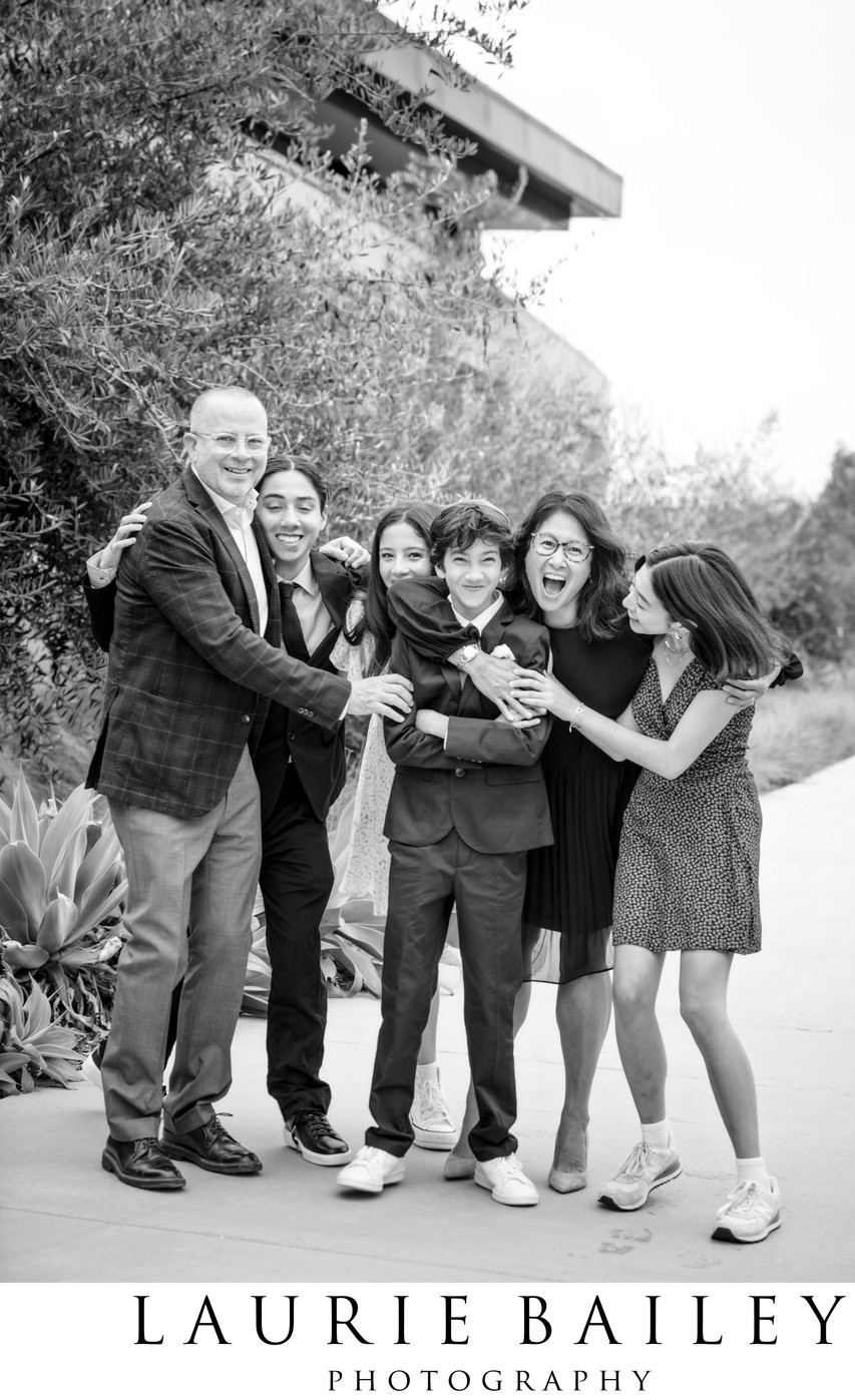 Relaxed Family Portraits Before the Ceremony