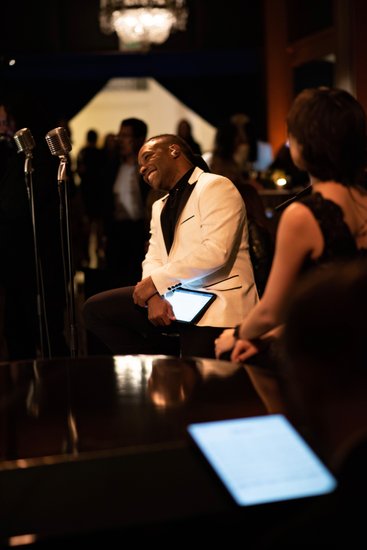 Live music sets the atmosphere at Beverly Wilshire event