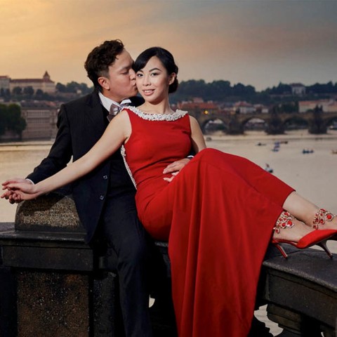 gorgeous bride2be from Macau and her fiancee in Prague