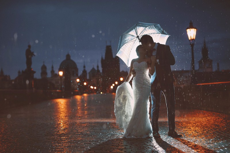 Romantic, Dramatic & Cinematic pre weddings Prague