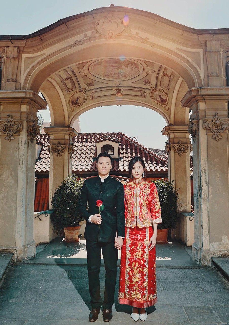 Taiwanese Couple in Chinese Wedding Attire at Royal Garden