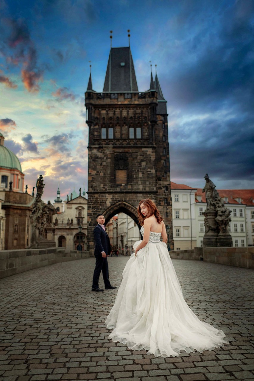 Stunning Taiwanese Couple Charles Bridge