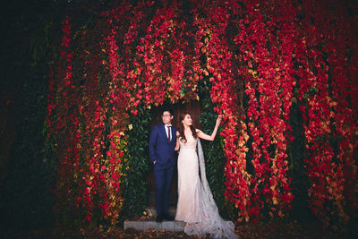 Standing under the blood red ivy Prague pre wedding