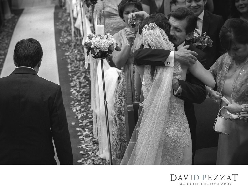 Best candid moments at wedding ceremonies