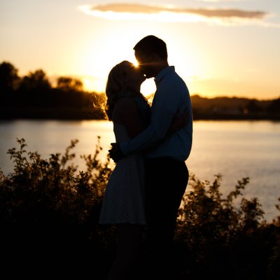 Sunset Engagement on Columbia River Kennewick Wa Christina Kliphardt Photography