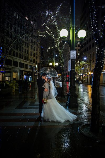 Best Rain Wedding pictures Seattle Wa