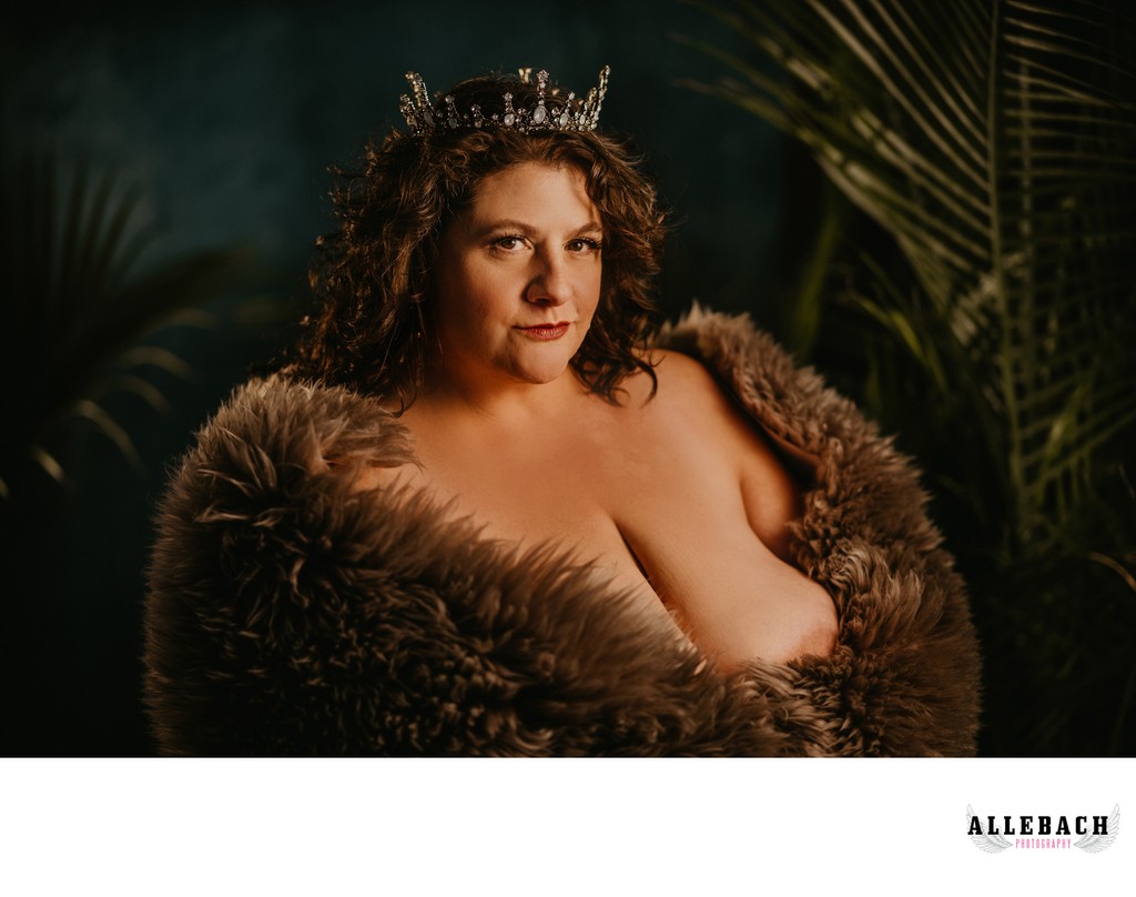 Treat You Like A Queen Boudoir Photo Experience