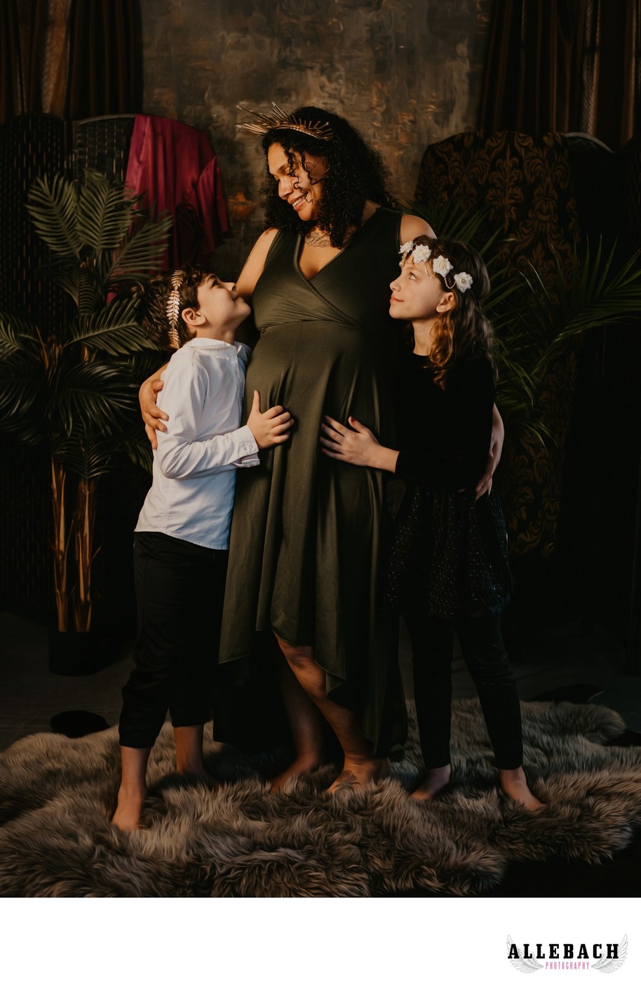 Mom and Children in Maternity Photos