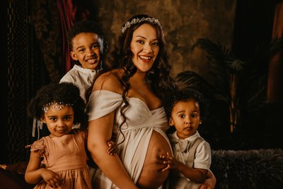 Pregnant Mom and 3 Kids in Maternity Photos