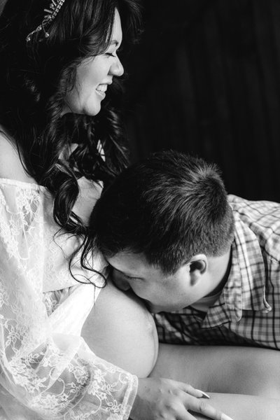 Kiss the Baby - Maternity & Pregnancy Photos