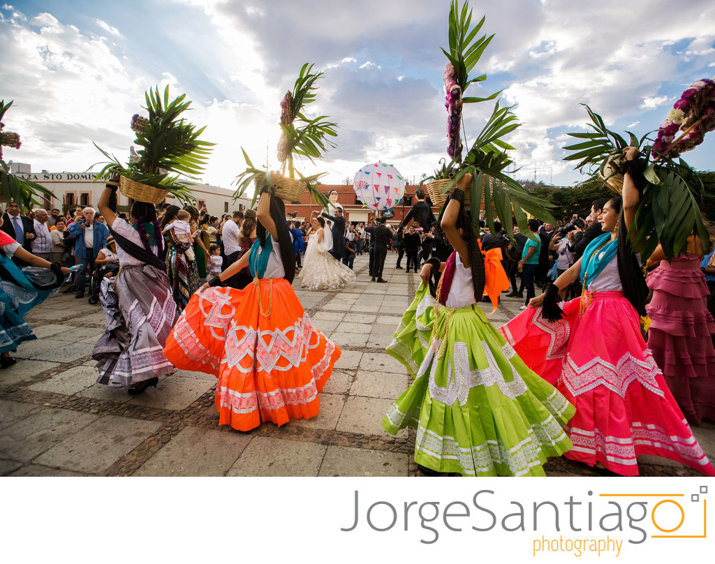 Oaxacan Wedding Traditions: La Calenda de Bodas